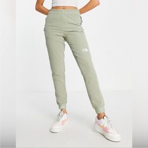 The North Face W Tekware Women's
Tea Green Joggers Size Small